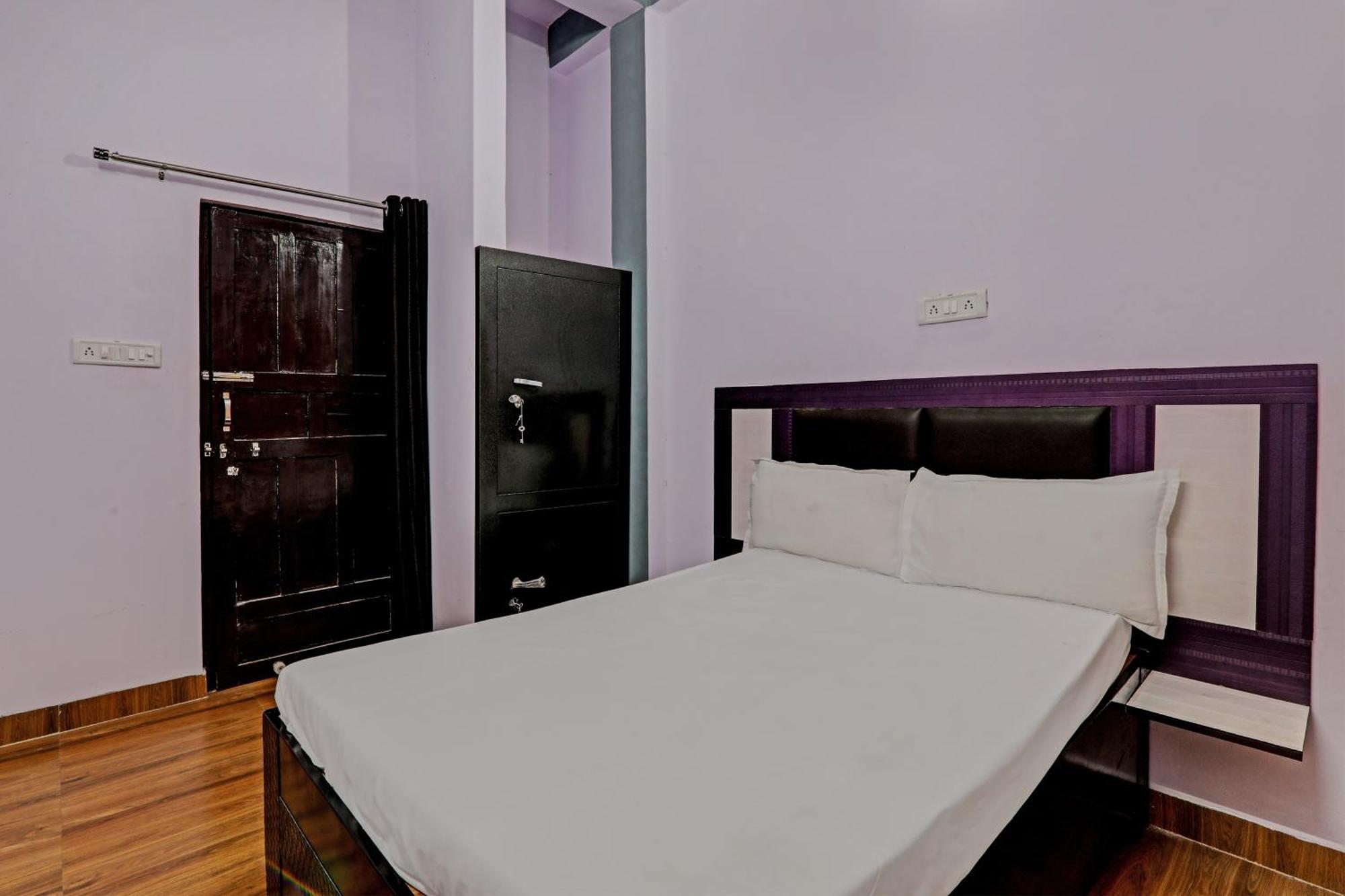 Oyo Hotel Crown 勒克瑙 外观 照片