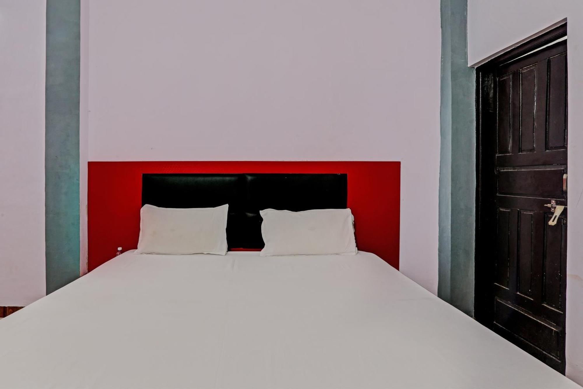 Oyo Hotel Crown 勒克瑙 外观 照片