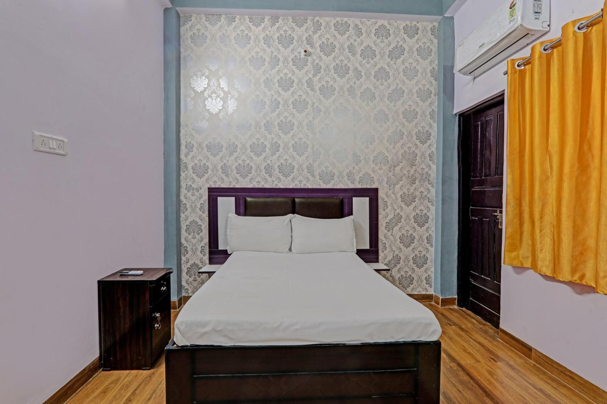 Oyo Hotel Crown 勒克瑙 外观 照片